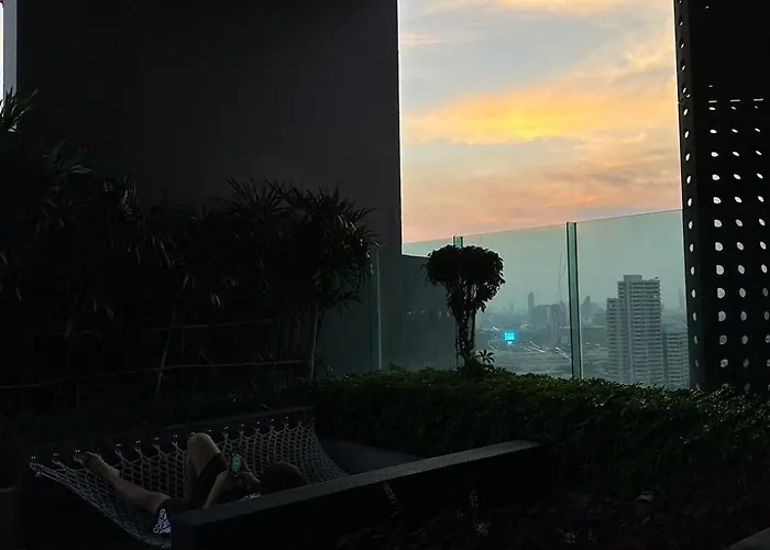 Bts Skytrain Thonglor Station Sukhumwit 36-38 Bangkok